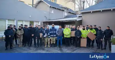 Claudio Vidal rompe el protocolo: diálogo directo con las fuerzas de seguridad y entrega de equipamiento