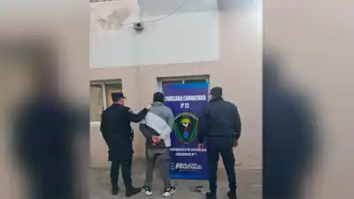 Quería hacer una denuncia, pero terminó detenido: el insólito hallazgo que sorprendió a los policías