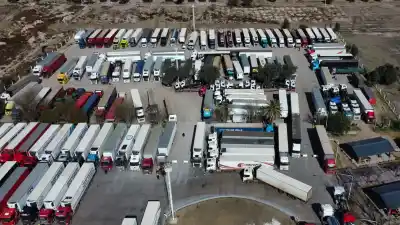 El drama de los camioneros varados en la frontera: más de 650 recibieron asistencia médica