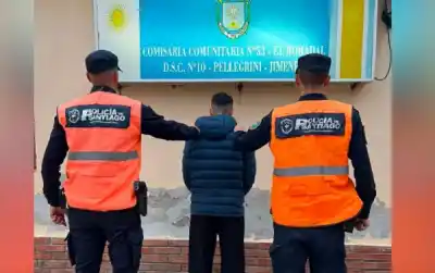 Golpeó a su novia a la salida de un baile y terminó detenido