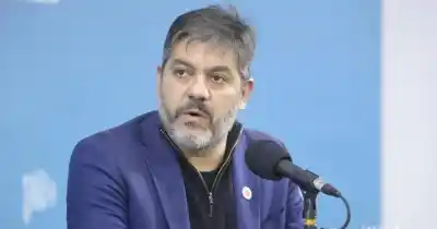 El insólito pedido de Bianco que expone a los intendentes: todos quieren la re-re, pero nadie la vota