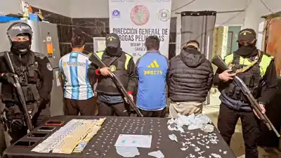 Golpe al narcomenudeo en Famaillá: seis detenidos y un arsenal de drogas secuestrado