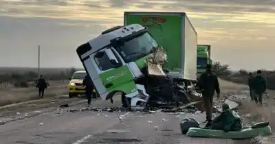 Impactante choque entre camiones en Ruta 152: ¿cómo salieron ilesos?
