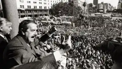 1989: El día que el dinero se volvió humo y los argentinos corrían contra el remarcador