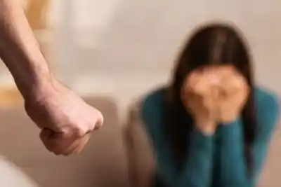 La golpeó, le rompió el televisor y quedó detenido: el dramático relato de la víctima