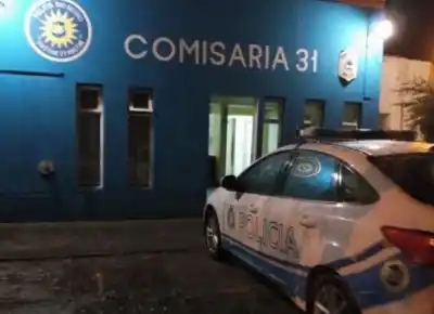 La asaltaron en la madrugada y la tiraron al piso para robarle: lo que hallaron después sorprendió a la Policía