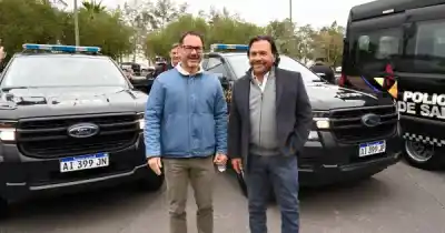 Salta refuerza la seguridad vial: nuevas camionetas y un minibús se suman a la flota policial