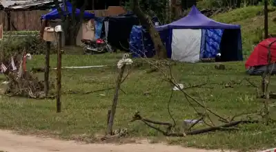 Ocuparon un predio del ferrocarril y las vecinas se plantaron para frenar la invasión