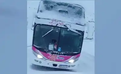 Un paseo a la nieve se convirtió en pesadilla: 90 sanjuaninos atrapados por el hielo en Mendoza