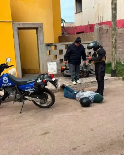 Le robó el celular a su pasajera en un Uber Moto y terminó detenido tras una persecución