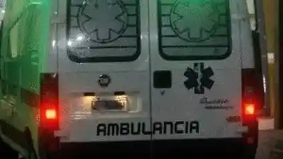 La noche de tragos terminó en tragedia: lo apuñalaron en el cuello y su madre entregó al agresor