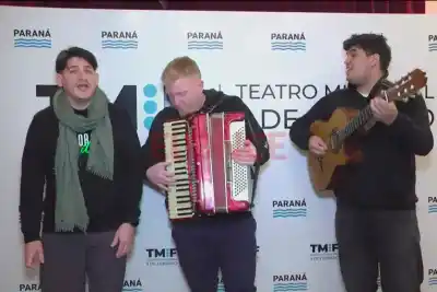 El debut de Litoral Mitá en el Teatro 3 de Febrero: una noche con sorpresas y un fin solidario