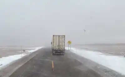 Alerta en la cordillera: el Paso de Jama sigue cerrado por nieve y viento blanco