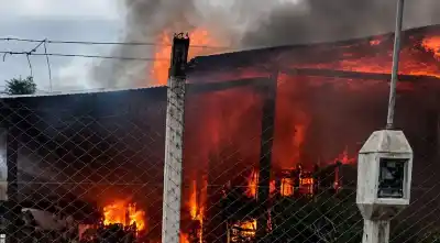 Tragedia en Cerrillos: el fuego arrasó una casa y cinco mascotas murieron calcinadas