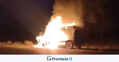 Prendió fuego la camioneta de su exsuegro y lo atraparon en otro barrio de Rivadavia