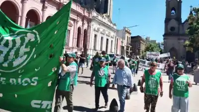 El drama oculto de los estatales: el 87% vive endeudado y la cifra que nadie esperaba