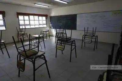 La nevada no da tregua: suspenden clases en toda la jornada y el hielo complica la ciudad