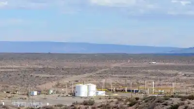 Explosión en Vaca Muerta: tres petroleros heridos y un operativo de emergencia que mantiene en vilo a la región