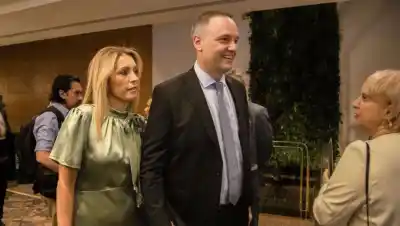 El insólito salto en los gastos de Adorni y su esposa que puso en alerta a la Justicia
