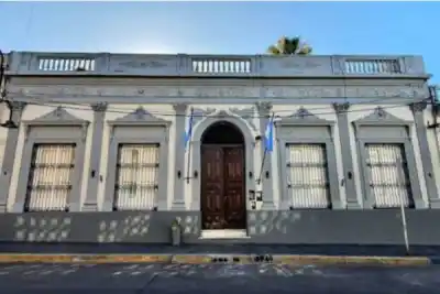 Mientras las aguas avanzan, Salud Pública suma dos camionetas 0 km por $147 millones