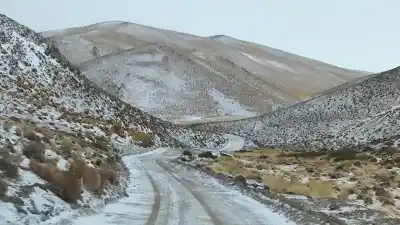Alerta en Catamarca: la ruta hacia el Salar del Hombre Muerto quedó bloqueada por la nieve