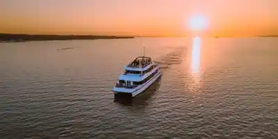Atardecer en el río: el plan perfecto para este sábado en Posadas navegando por el Paraná