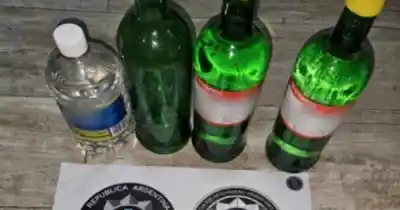 El insólito hallazgo en el aeropuerto de Ushuaia que destapó una red de cocaína líquida
