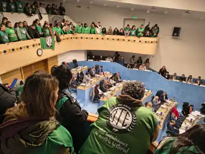 El escándalo en la Legislatura: ¿quiénes son realmente los que dicen defender a los trabajadores?