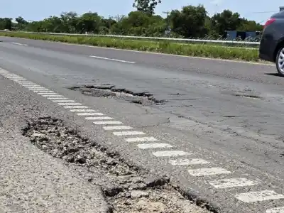 Cada vez pagan más por la nafta y las rutas del Chaco siguen en el abandono: la cifra que indigna