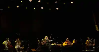 El regreso de Santaolalla a La Plata: una cita íntima con Ronroco