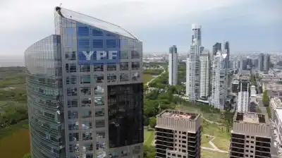 ¿Qué esconden los números de YPF? El balance récord y la venta de Metrogas que agita el tablero energético