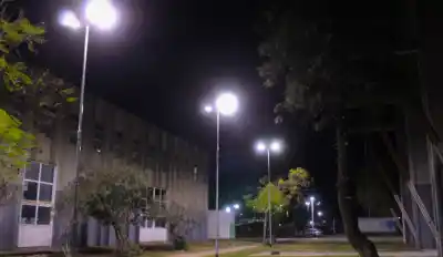 El Polideportivo Menem estrena iluminación LED: los detalles de la obra que transformó el predio