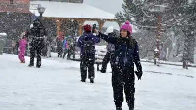 La nieve tiñó de blanco Bariloche y los turistas no pudieron creer lo que vieron