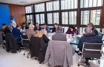 Acuerdo con Vicuña: definen fecha clave en Diputados y llegan 4 ministros a la Legislatura