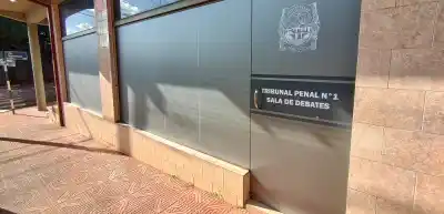 Le apuntó con una pistola y entró a su casa: la insólita decisión de la Justicia