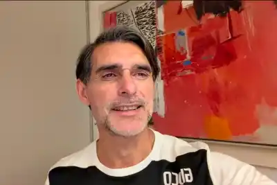 El gesto que sorprendió a alumnos de Paraná: Roberto Ayala respondió con un video