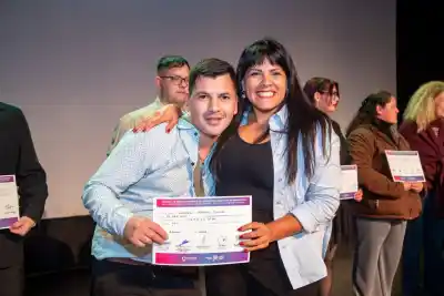 Eva Mieri encabezó la entrega de diplomas a 175 egresados del FinEs en Quilmes