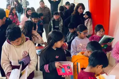 La Bibliomóvil llevó lectura y cultura a Unión, Bagual y Fortuna