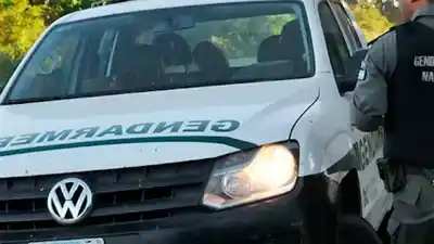 Abandonaron una avioneta en el monte y un helicóptero rescató a los pilotos: qué investigan