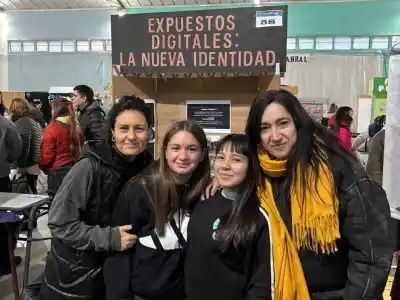 ¿Cuánto de tu identidad dejás en las redes? El proyecto de estudiantes merlinos que llegó a la instancia provincial