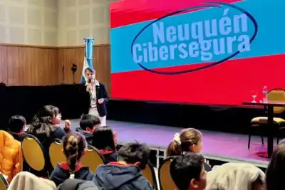 Violencia digital en las aulas: la guía que enseña a detectar señales de alerta a tiempo