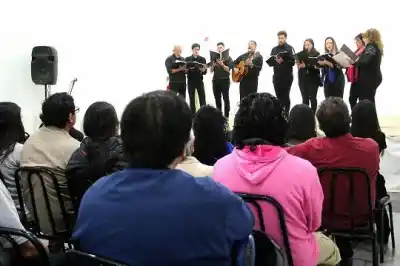 La Banda: abren las inscripciones para un taller de canto que promete despertar tu voz