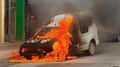 Quemó el auto de su ex suegro por despecho y la Policía lo atrapó en Rivadavia