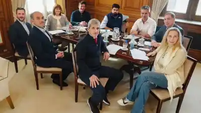 La cumbre secreta en Casa Rosada: Karina y Santilli pusieron en aprietos a Sturzenegger y definieron el plan para eliminar las PASO
