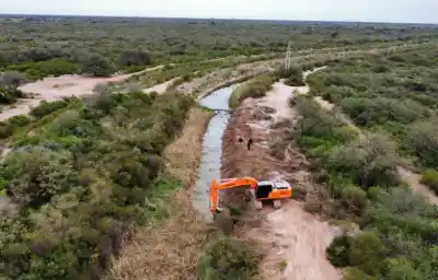 Añatuya: dos frentes de obra y nueva maquinaria para acelerar los desagües