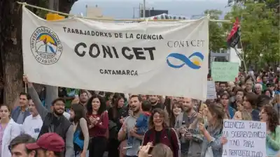 El CONICET Catamarca estalla: marcha contra el ajuste y los despidos que sacuden la ciencia