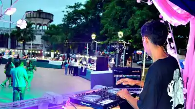 La Banda vibró con un encuentro único: lo que pasó en la plaza Belgrano dejó a todos sorprendidos