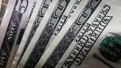 El dólar mayorista sigue sin poder superar los $1.500 y estira su racha negativa