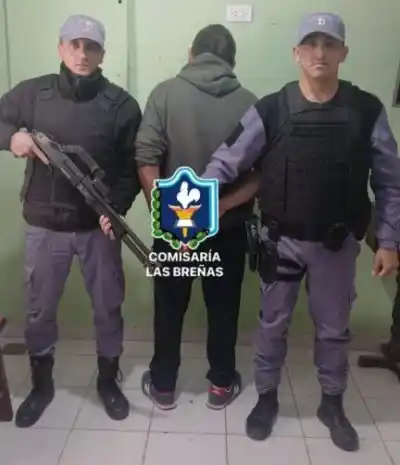 Golpeó a su pareja con una llave y una botella en Las Breñas: el insólito detalle que complicó al agresor