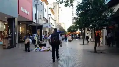Día del Niño en Tucumán: los comercios extienden su horario y apuestan a recuperar ventas